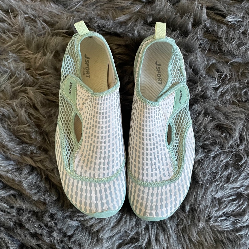 Mermaid water shoe. - Picture 2 of 4